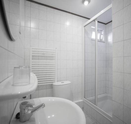 2 Bedrooms Cottage