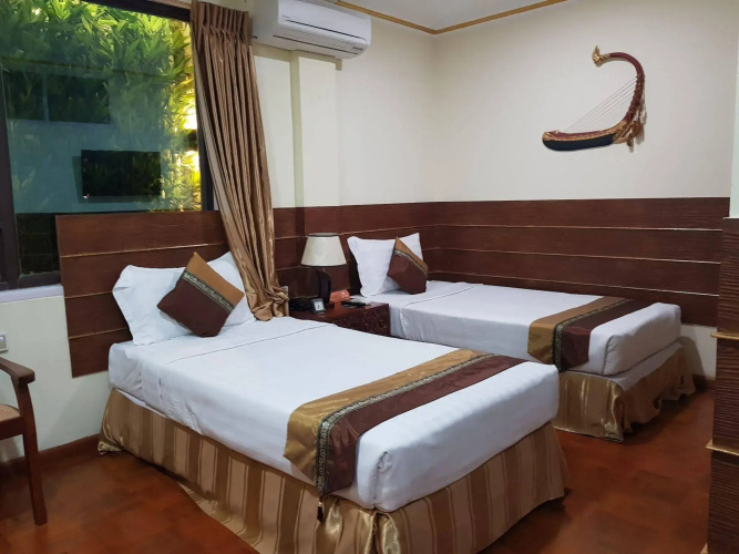 Hotel Yadanarbon