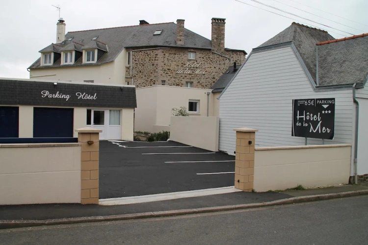 Hotel De La Mer