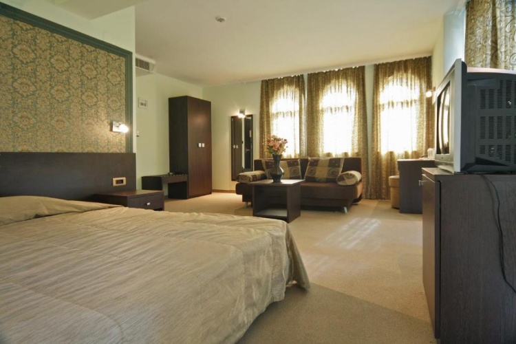 2 Bedrooms Suite with balcony