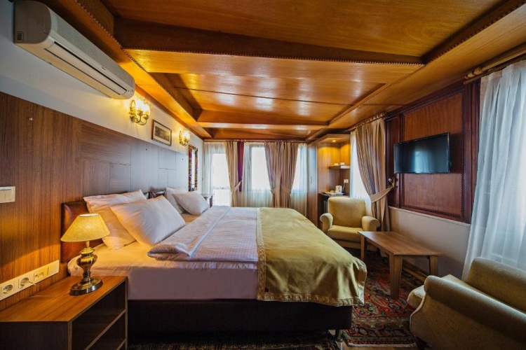 Deluxe Family room