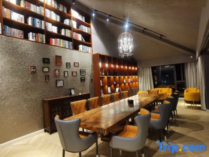 Jihu Beach Hotel