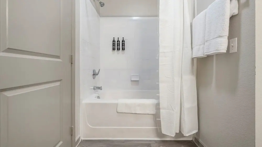 Northlake Apartments By Landing