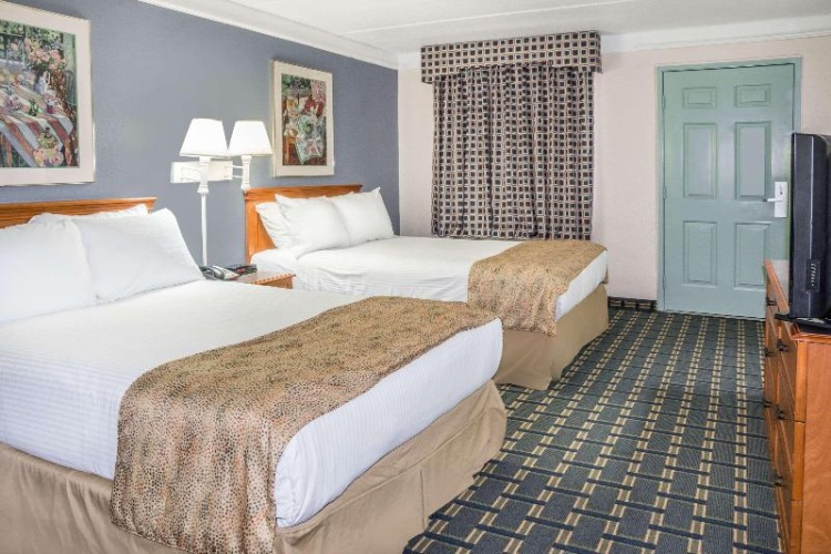 Quadruple room