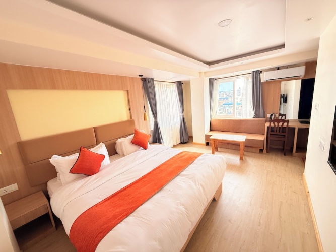 Superior Double room with city view