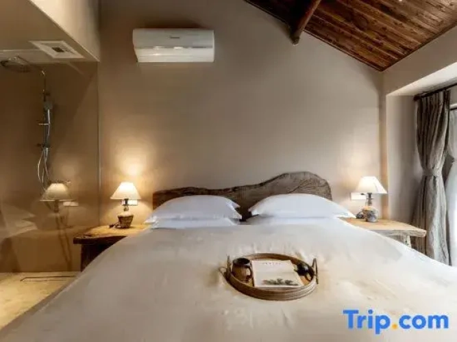 1 Bedroom Double Apartment with courtyard view
