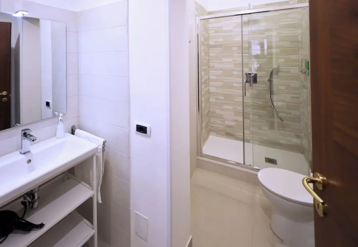 Standard Twin room with balcony