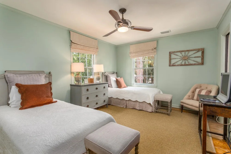 5 Via Serena by Hodnett Cooper