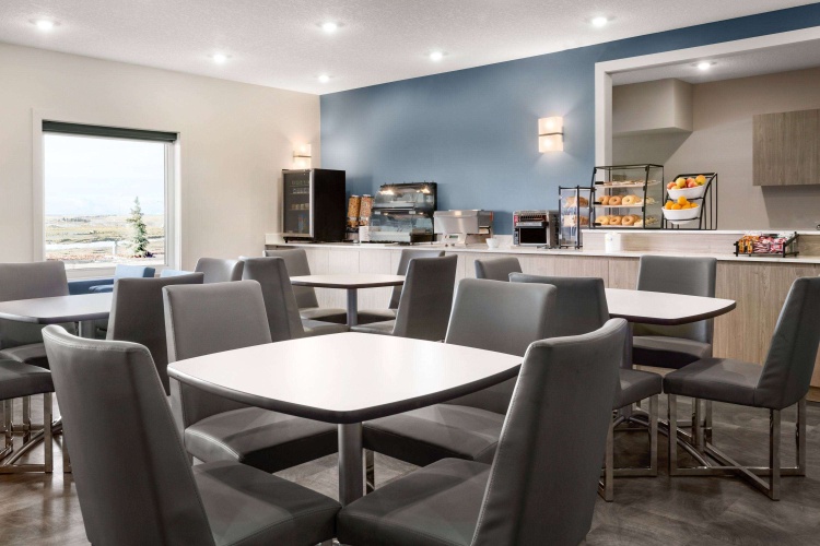 Days Inn By Wyndham Calgary North Balzac photo 14