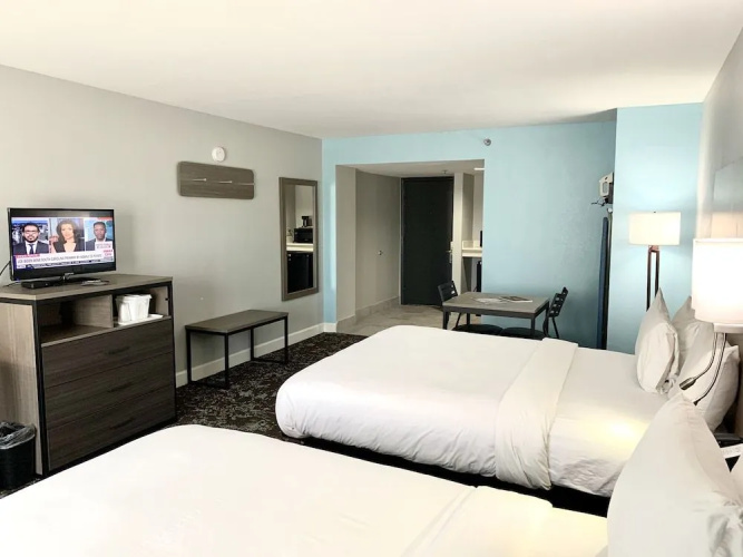 Elwood Hotel & Suites