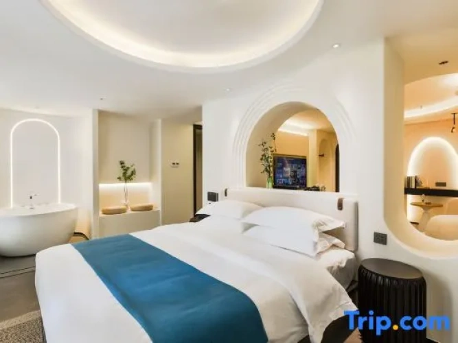 Deluxe Duplex Suite