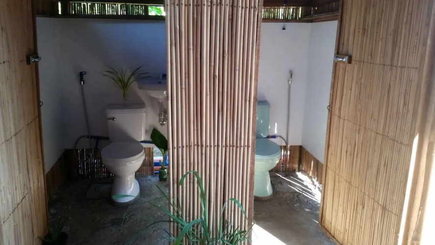 Banana Grove Backpackers Inn
