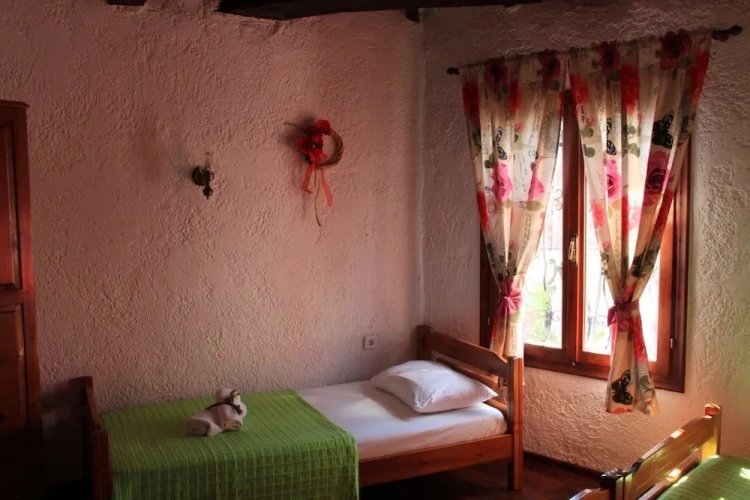Standard Triple room with balcony