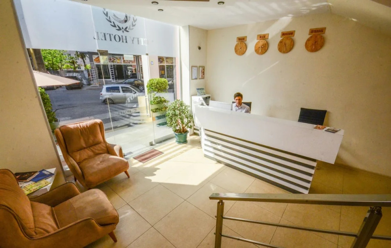City Hotel
