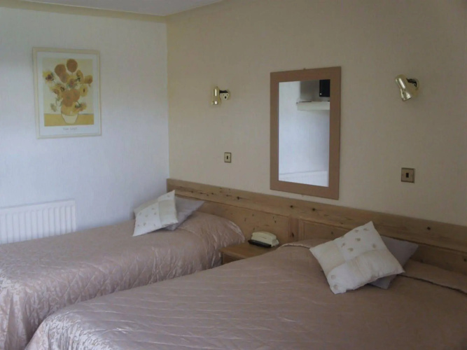 Plas Isa Hotel