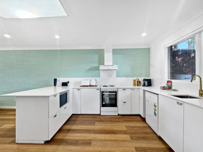 Spacious 2-bed Townhouse With BBQ