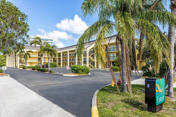Quality Inn Palm Beach International Airport photo 20