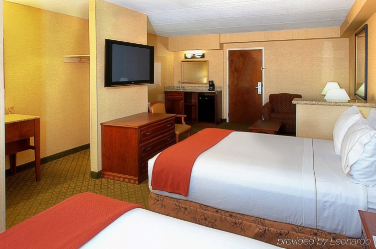 Holiday Inn Express & Suites Tempe by IHG