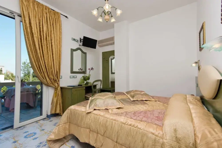 Standard Double room with balcony and with sea view
