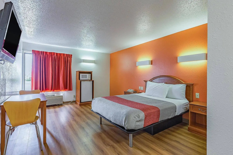 Red Lion Inn & Suites Pontoon Beach