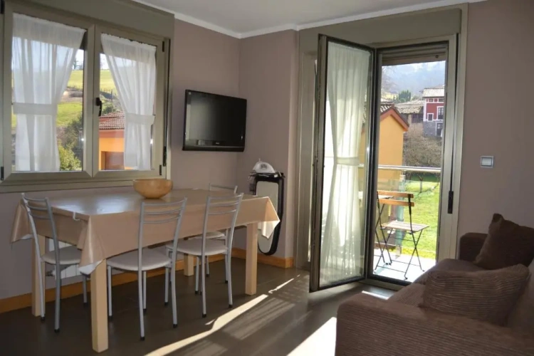 2 Bedrooms Apartment