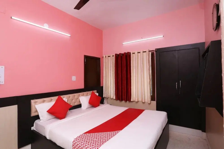 Silver Leaf By OYO Rooms