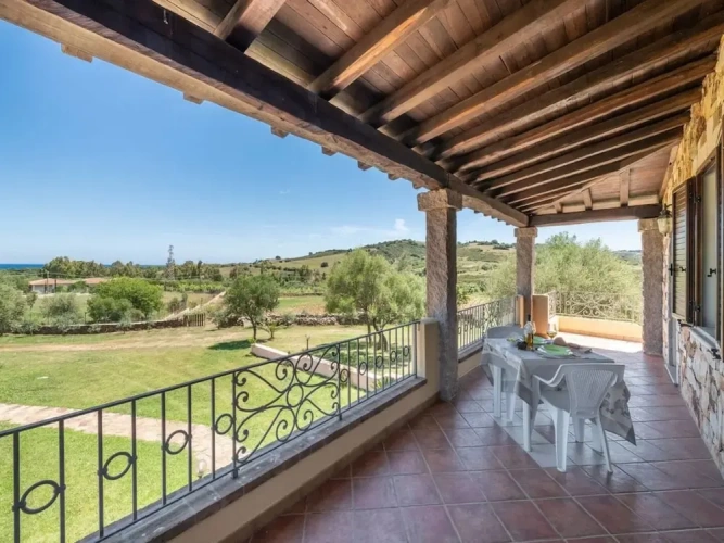 2 Bedrooms Apartment with garden view