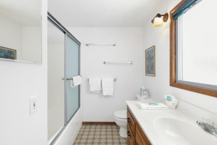 3 Bedrooms Cottage