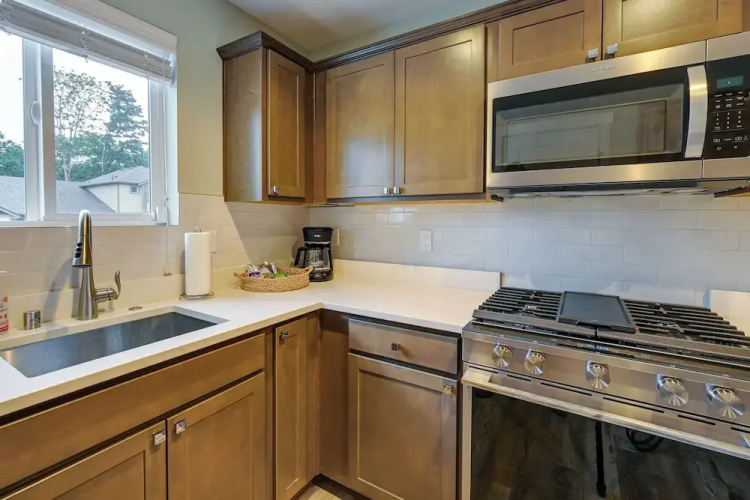 Modern Seatac Gem w/ Fireplace & Smart Tvs!