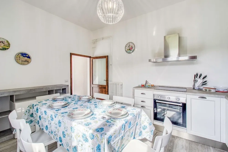 4 Bedrooms Family Cottage