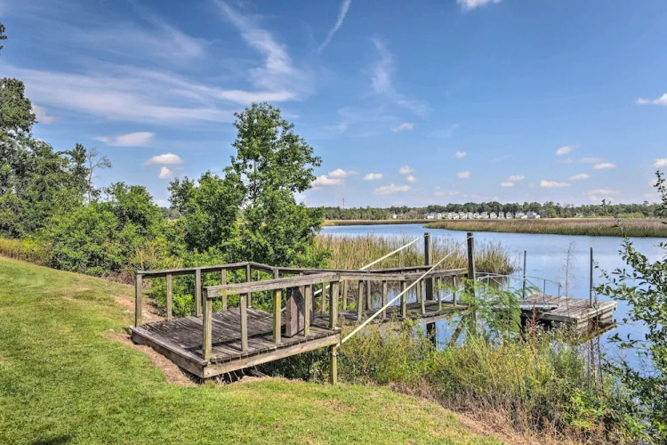 Cozy Hanahan Condo w/ Cooper River Access!