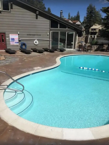 Chamonix - Year-round Fun w/ Shared Pool!