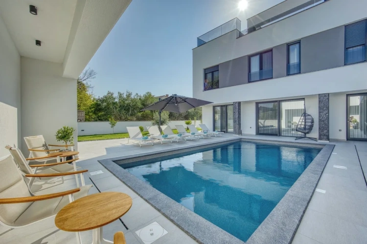 Deluxe Villa