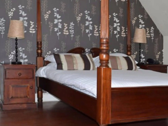 Cathedral House Hotel