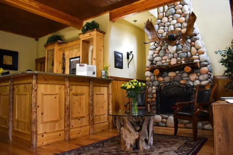 Exit Glacier Lodge