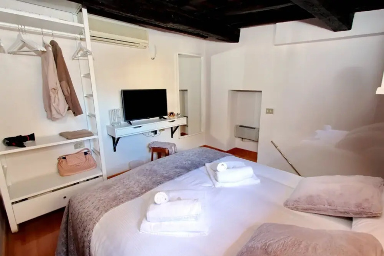 Rent In Rome - Appartamento Santa Maria