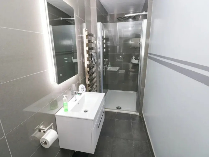 Apartment 4