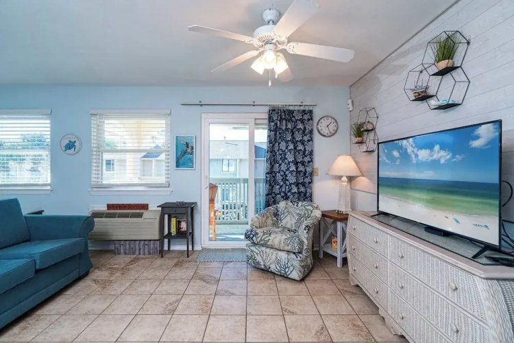 The Turtle Nest Resort Condo W/ Pool! - Panama City Beach, FL