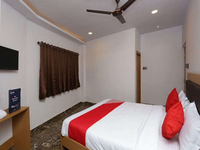 Krishna Guest House by OYO