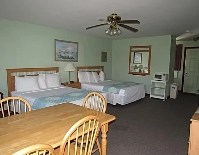 Standard Quadruple room with view