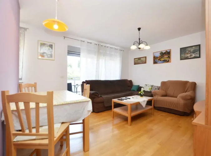 Quiet and Compact Apartment With Balcony