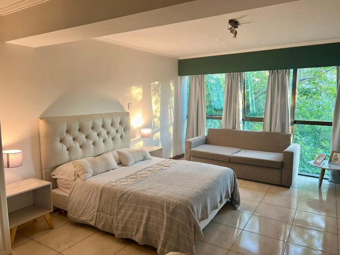 MENDOZA Suites 12