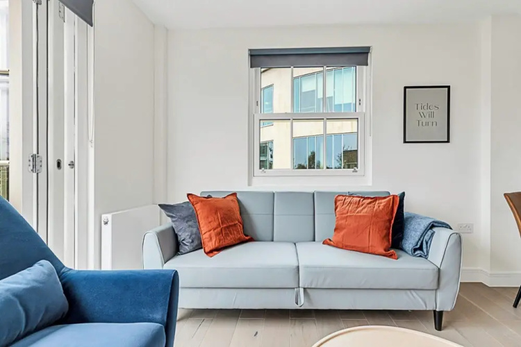 Chiswick Gem: 2 Bedroom Flat