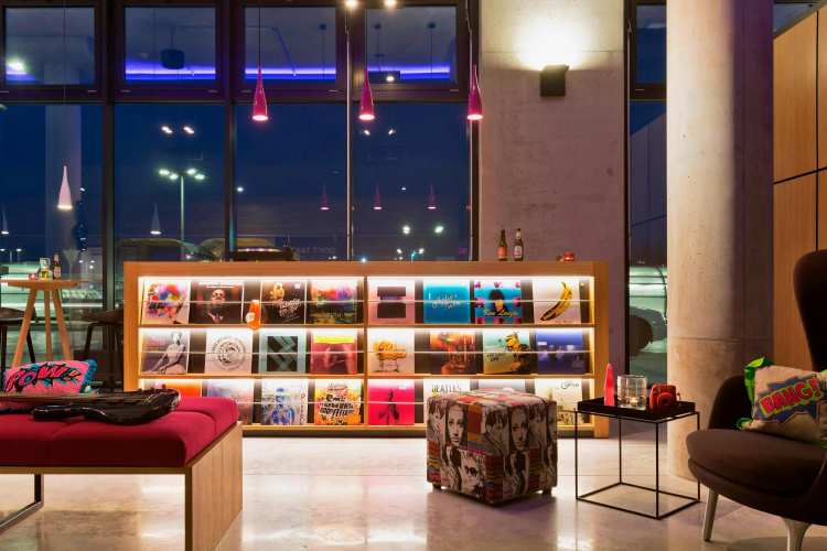 Moxy Vienna Airport photo 18