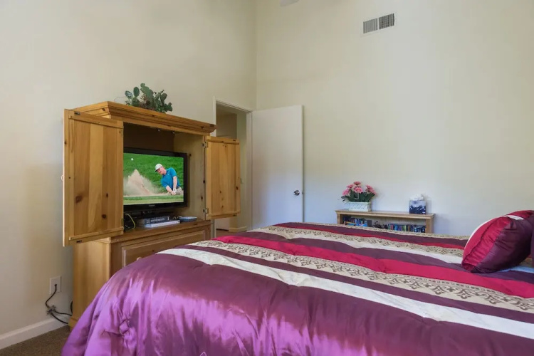 Golf Course View Condo by RedAwning