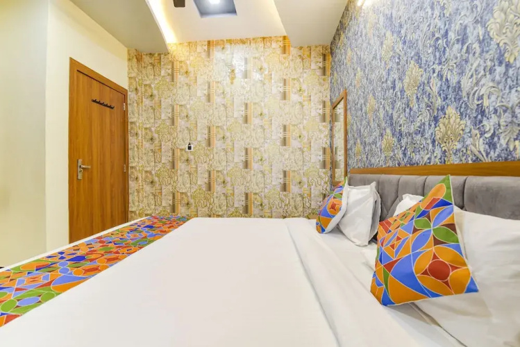 Fabhotel Castle Inn