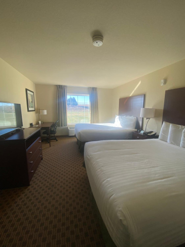 Cobblestone Hotel & Suites – Broken Bow