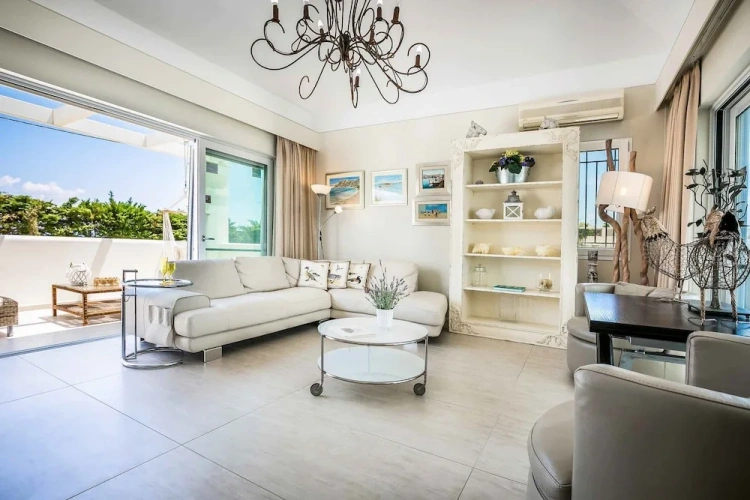 3 Bedrooms Villa