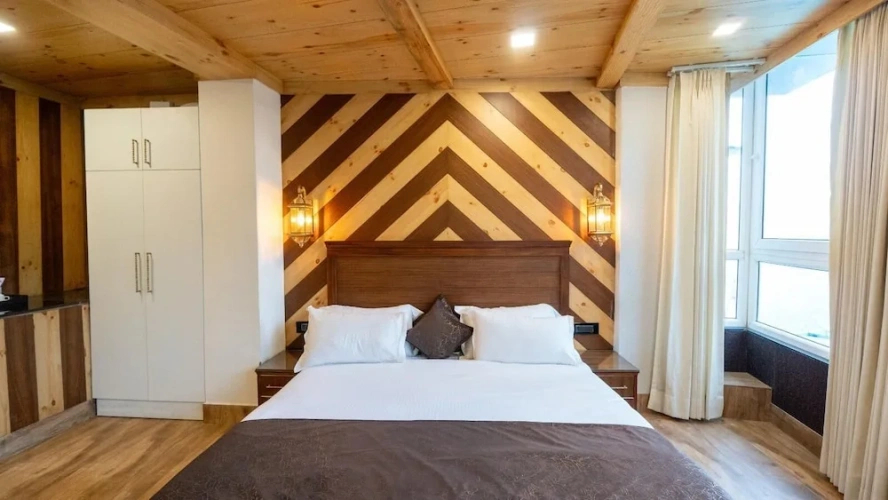 Premier room