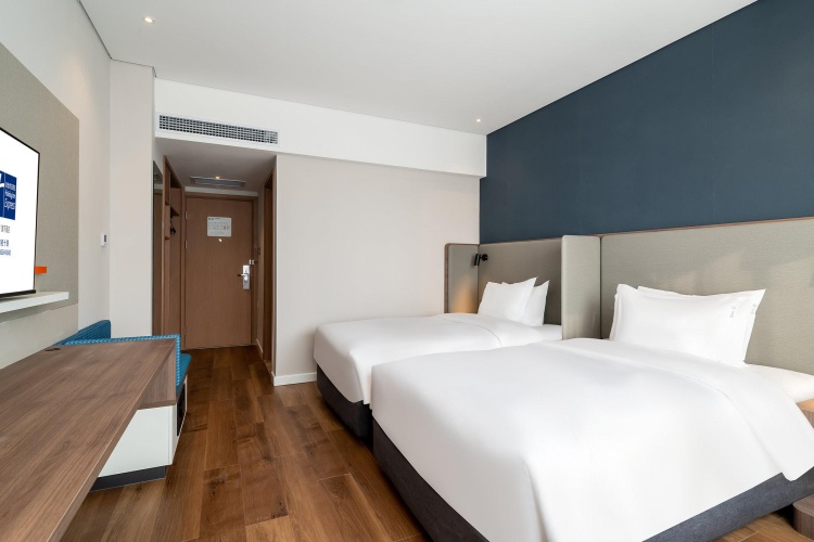 Standard Twin room with mountain view